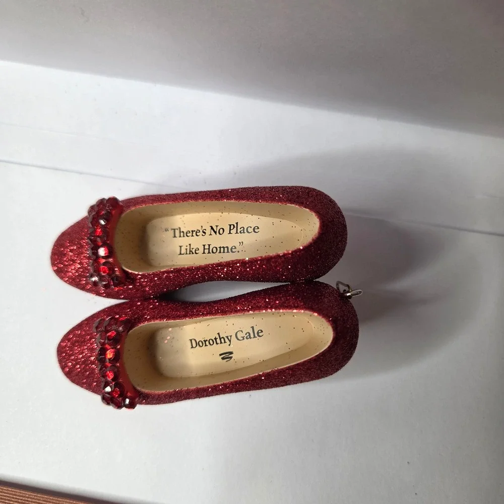 Hallmark keepsake dorothy